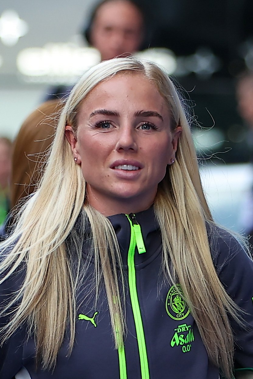 Alex Greenwood arriving for a Women's Super League match